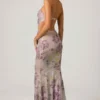 Lucienne Embellished Cut-Out Fishtail Maxiklänning i lila Lucienne Embellished Cut-Out Fishtail Maxiklänning i lila
