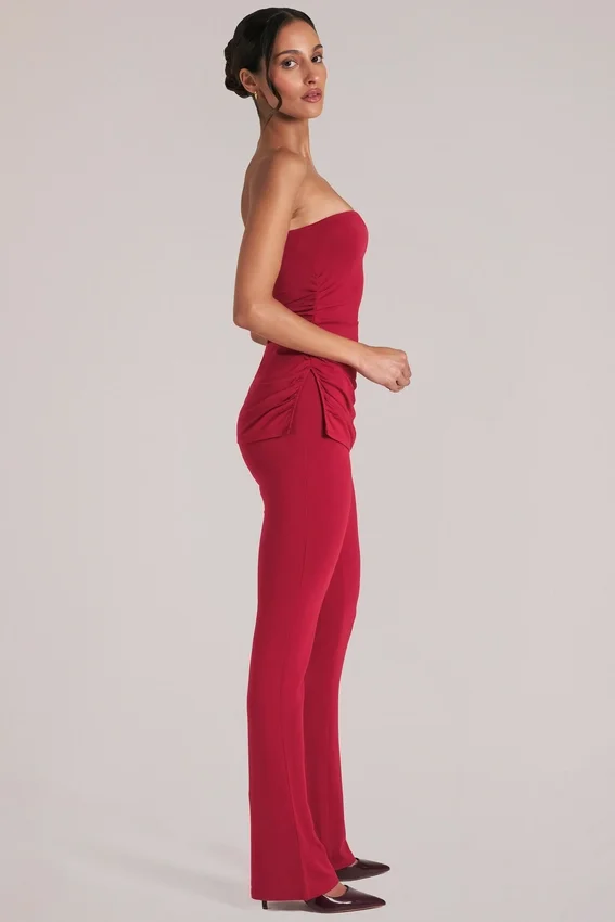 Lumi Mid-Rise Fitted Trousers i Cherry Red Lumi Mid-Rise Fitted Trousers i Cherry Red