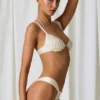 Mahina rynkad stringbikiniunderdelar i pärlvit Mahina rynkad stringbikiniunderdelar i pärlvit