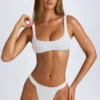 Malibu bikinitopp med rund halsringning i vitt Malibu bikinitopp med rund halsringning i vitt