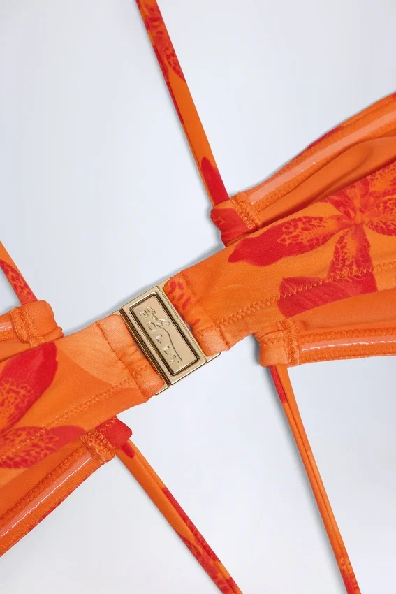 Maranta baddräkt med utskärningar och halterneck i orange orkidé-mönster Maranta baddräkt med utskärningar och halterneck i orange orkidé-mönster