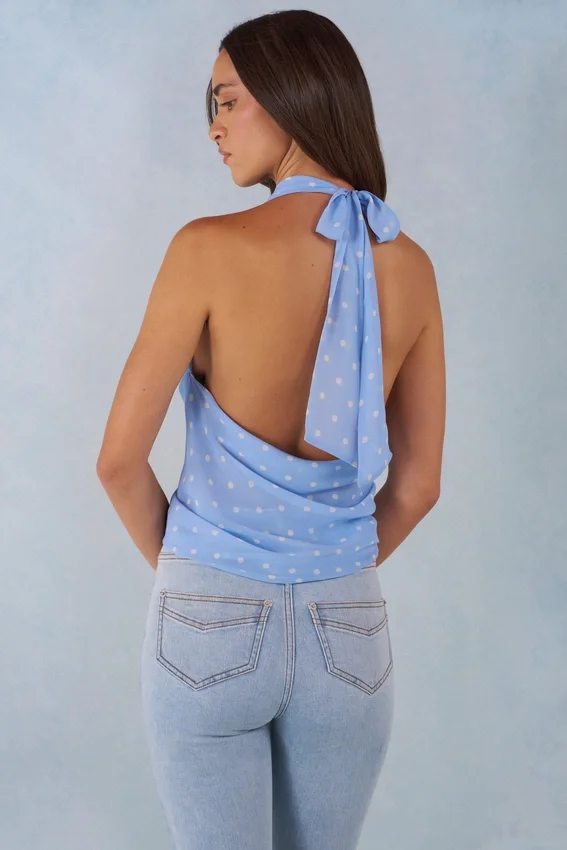 Maraya Deep Plunge Halterneck Top i blått prickmönster Maraya Deep Plunge Halterneck Top i blått prickmönster