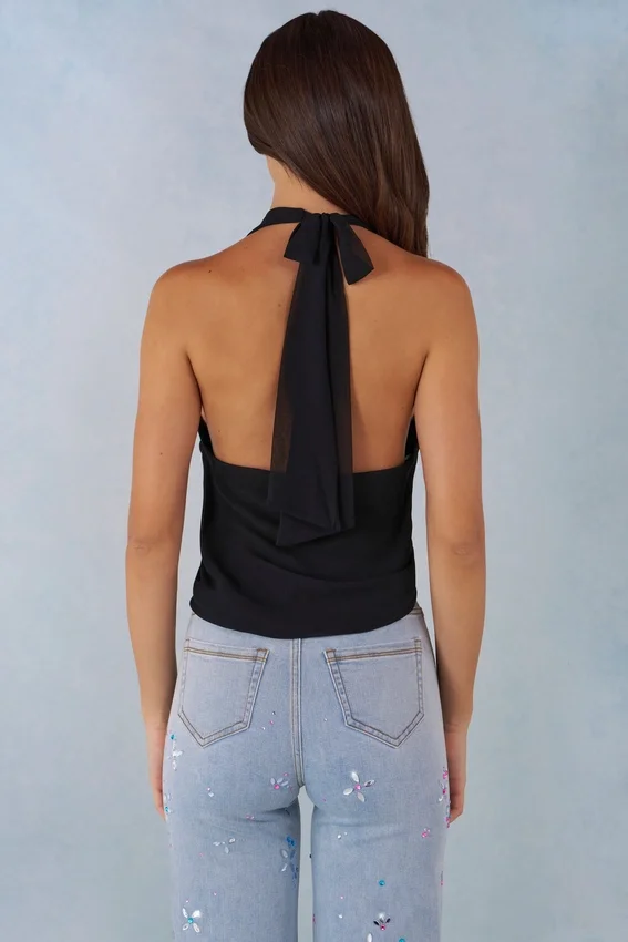 Maraya Deep Plunge Halterneck Top i svart Maraya Deep Plunge Halterneck Top i svart