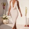 Mariposa Plunge Cowl Neck Floor Length Klänning i ivory Mariposa Plunge Cowl Neck Floor Length Klänning i ivory
