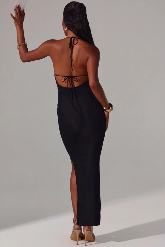 Mariposa Plunge Cowl Neck Floor Length Klänning i svart Mariposa Plunge Cowl Neck Floor Length Klänning i svart