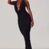 Mariposa Plunge Cowl Neck Floor Length Klänning i svart Mariposa Plunge Cowl Neck Floor Length Klänning i svart