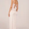 Marleigh korsettklänning med hög slits i benlängd i färgen Ivory Marleigh korsettklänning med hög slits i benlängd i färgen Ivory