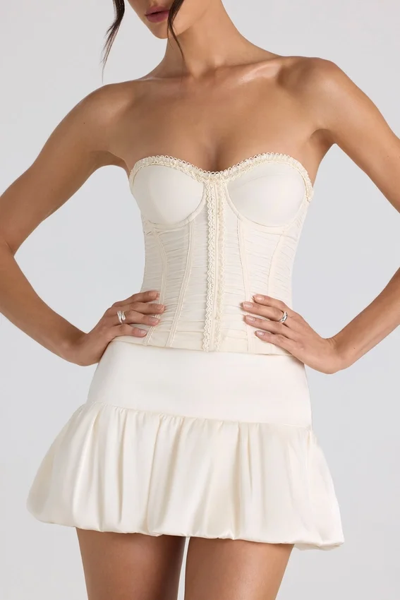 Melvina Ruched Lace-Up Strapless Corset Top i ivory Melvina Ruched Lace-Up Strapless Corset Top i ivory