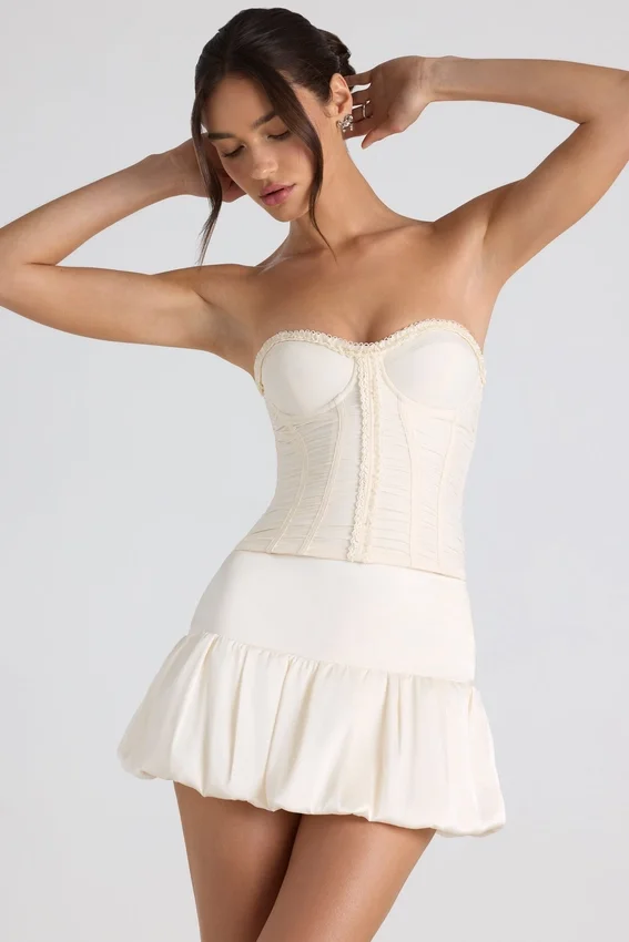 Melvina Ruched Lace-Up Strapless Corset Top i ivory Melvina Ruched Lace-Up Strapless Corset Top i ivory