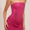 Mellie Embellished Draped Strapless A-Line Miniklänning i Hot Pink Mellie Embellished Draped Strapless A-Line Miniklänning i Hot Pink