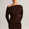 Mira Modal Off-Shoulder Wrap Miniklänning i chokladbrunt Mira Modal Off-Shoulder Wrap Miniklänning i chokladbrunt