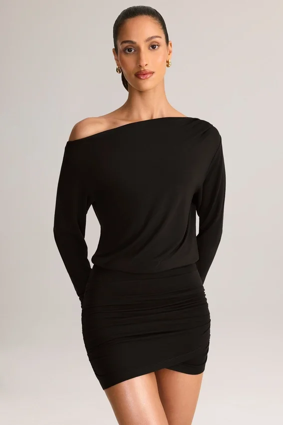 Mira Modal Off-Shoulder Wrap Miniklänning i svart Mira Modal Off-Shoulder Wrap Miniklänning i svart