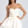 Mirabelle bandeau-miniklänning med blomapplikationer i elfenben Mirabelle bandeau-miniklänning med blomapplikationer i elfenben
