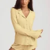 Mirae Modal långärmad pyjamasöverdel i pastellgult Mirae Modal långärmad pyjamasöverdel i pastellgult