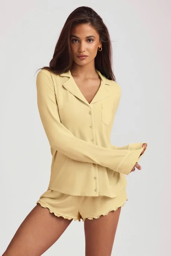 Mirae Modal långärmad pyjamasöverdel i pastellgult Mirae Modal långärmad pyjamasöverdel i pastellgult