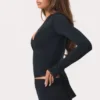 Mjuk jersey-wrap-toppar i svart Mjuk jersey-wrap-toppar i svart