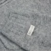 Mjuk, kort hoodie i grått med dragkedja Mjuk, kort hoodie i grått med dragkedja