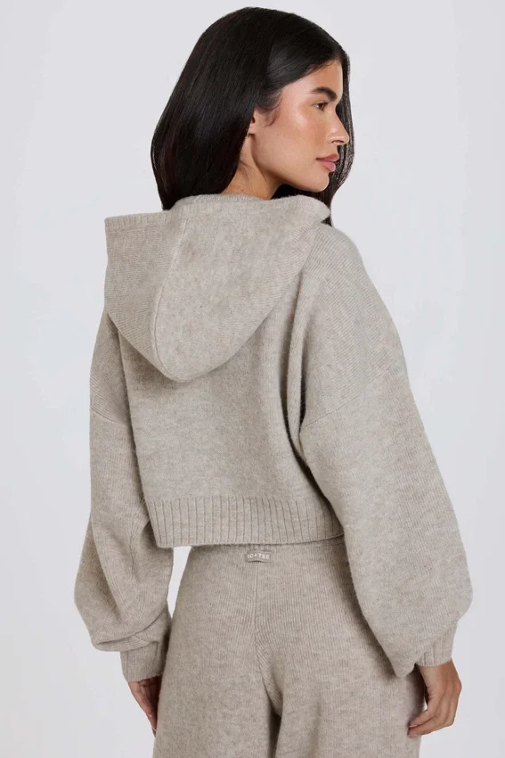 Mjuk stickad kort hoodie med dragkedja i beige Mjuk stickad kort hoodie med dragkedja i beige