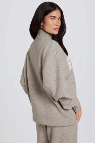 Mjuk stickad oversized-tröja i beige Mjuk stickad oversized-tröja i beige