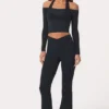 Mjuka Active-leggings med V-formad midja och utsvängda ben i svart Mjuka Active-leggings med V-formad midja och utsvängda ben i svart