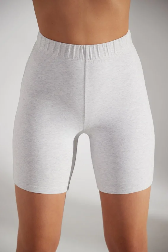 Mjuka biker-shorts i grå bomull Mjuka biker-shorts i grå bomull