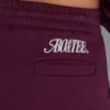 Mjuka joggingbyxor i bomullsjersey med avslappnad midja i färgen Grape Mjuka joggingbyxor i bomullsjersey med avslappnad midja i färgen Grape