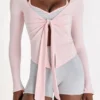 Modal-top med knytning fram i färgen Blush Modal-top med knytning fram i färgen Blush