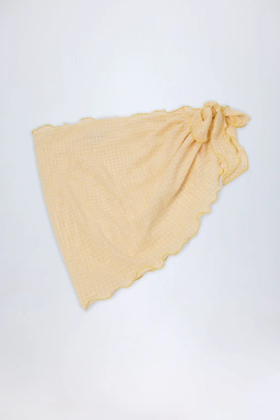 Molinas sarong med knytband i gul rutig Molinas sarong med knytband i gul rutig