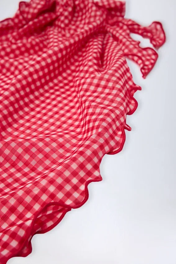 Molinas sarong med knytband i röd rutig Molinas sarong med knytband i röd rutig