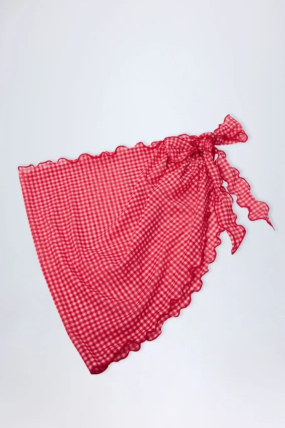 Molinas sarong med knytband i röd rutig Molinas sarong med knytband i röd rutig