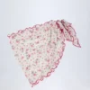 Molinas sarong med knytband i rött blommönster Molinas sarong med knytband i rött blommönster