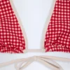 Morella halterneck-bikinitopp i röd rutig Morella halterneck-bikinitopp i röd rutig