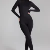 Musa långärmad jumpsuit med hög hals i svart Musa långärmad jumpsuit med hög hals i svart