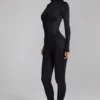Musa långärmad jumpsuit med hög hals i svart Musa långärmad jumpsuit med hög hals i svart