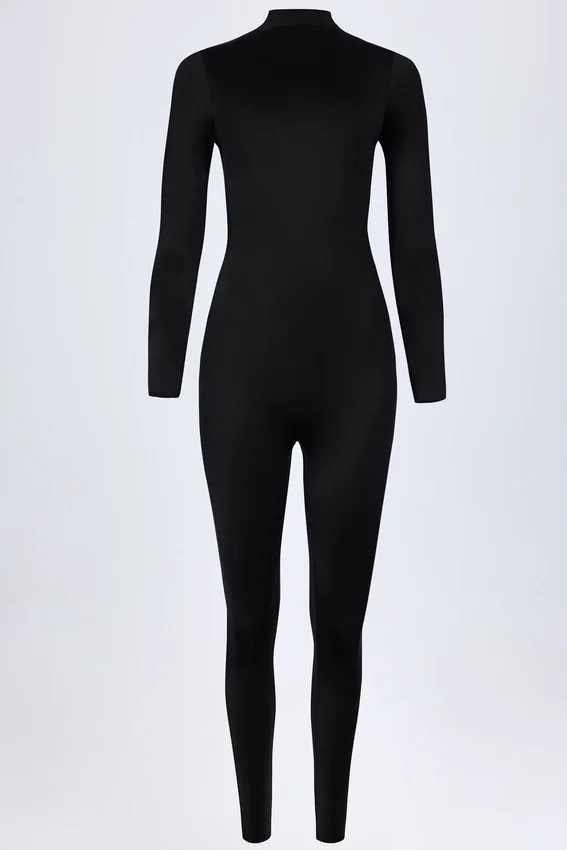 Musa långärmad jumpsuit med hög hals i svart Musa långärmad jumpsuit med hög hals i svart