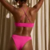 Icaria Hardware – Detaljbild: Bikinibyxor i fuchsia