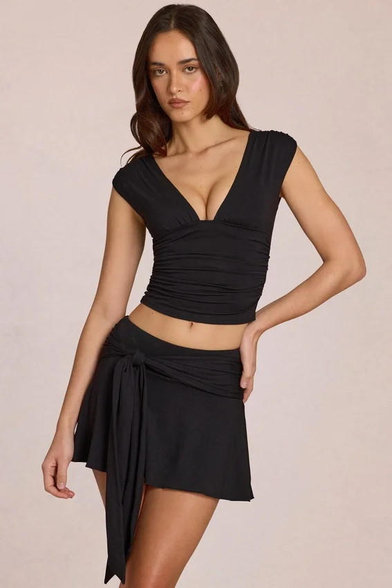 Evelique Skort med medelhög midja i svart Evelique Skort med medelhög midja i svart