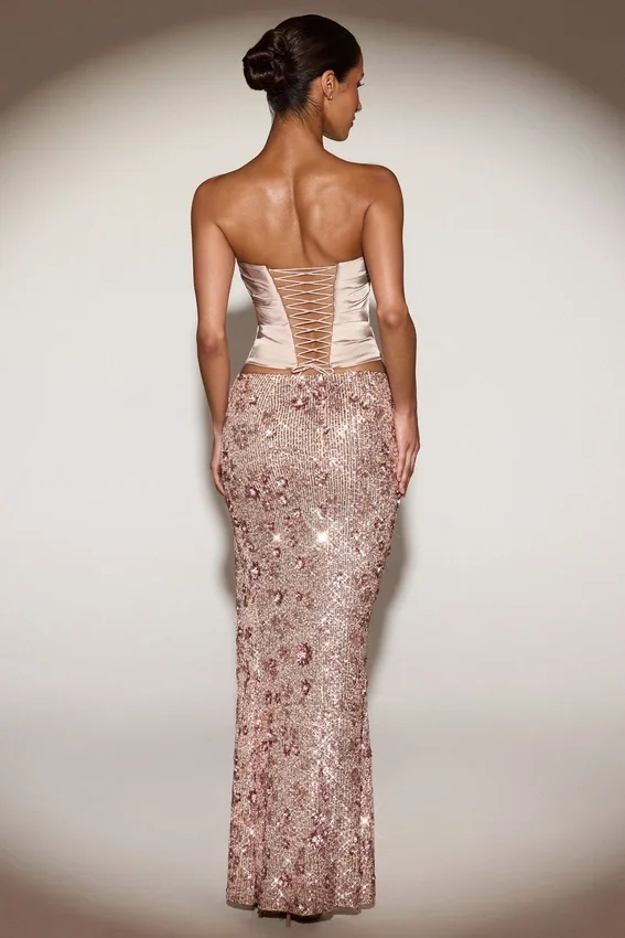 Nevara Embellished Mid-Rise Thigh-Split Maxi Kjol i roséguld Nevara Embellished Mid-Rise Thigh-Split Maxi Kjol i roséguld