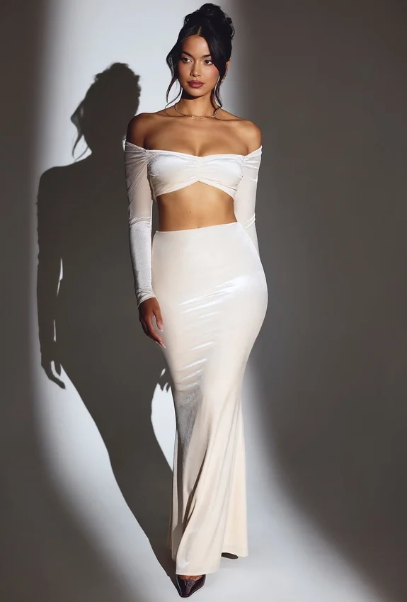 Nixie Velvet Mid-Rise Maxi Kjolar i Ivory Nixie Velvet Mid-Rise Maxi Kjolar i Ivory