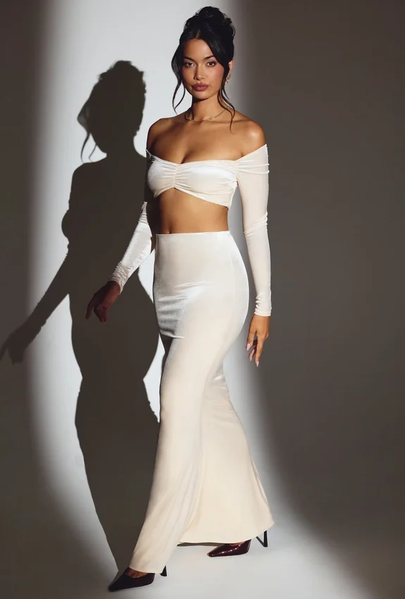 Nixie Velvet Mid-Rise Maxi Kjolar i Ivory Nixie Velvet Mid-Rise Maxi Kjolar i Ivory