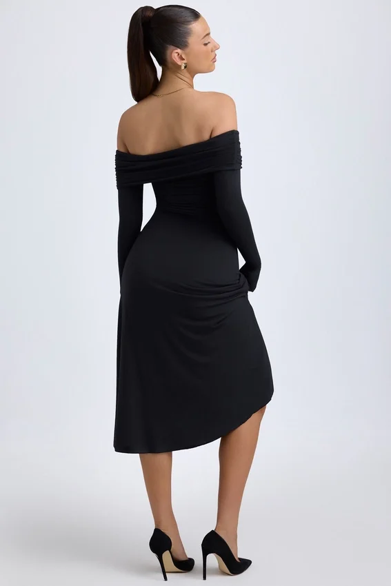 Noelle Modal Off-Shoulder Ruched Midaxi-klänning i svart Noelle Modal Off-Shoulder Ruched Midaxi-klänning i svart