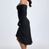 Noelle Modal Off-Shoulder Ruched Midaxi-klänning i svart Noelle Modal Off-Shoulder Ruched Midaxi-klänning i svart