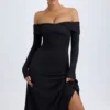 Noelle Modal Off-Shoulder Ruched Midaxi-klänning i svart Noelle Modal Off-Shoulder Ruched Midaxi-klänning i svart