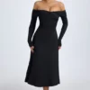 Noelle Modal Off-Shoulder Ruched Midaxi-klänning i svart Noelle Modal Off-Shoulder Ruched Midaxi-klänning i svart