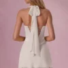 Nola miniklänning i draperad satin i färgen Ivory Nola miniklänning i draperad satin i färgen Ivory
