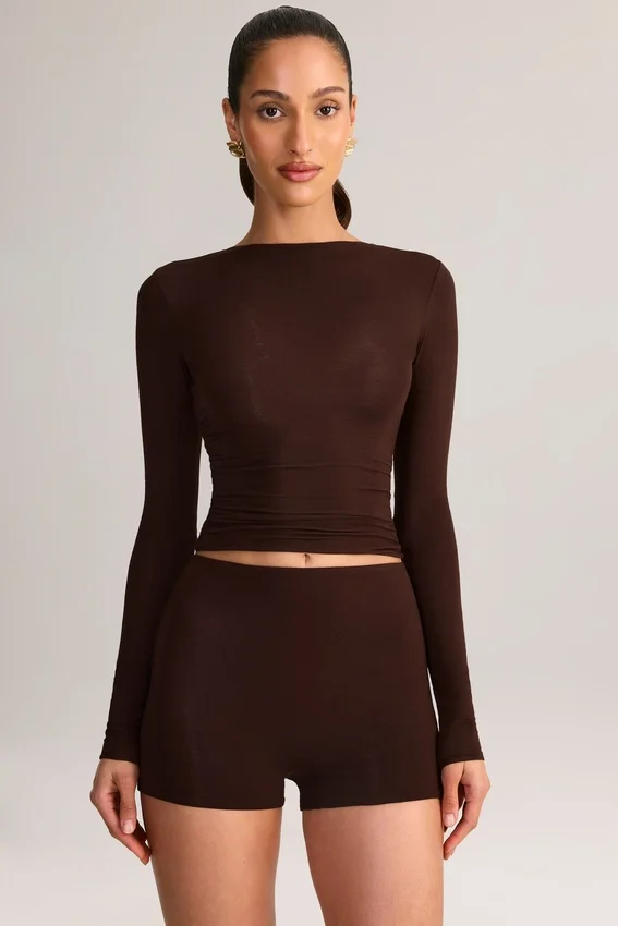 Noor Modal högmidjade bodycon-shorts i chokladbrunt Noor Modal högmidjade bodycon-shorts i chokladbrunt