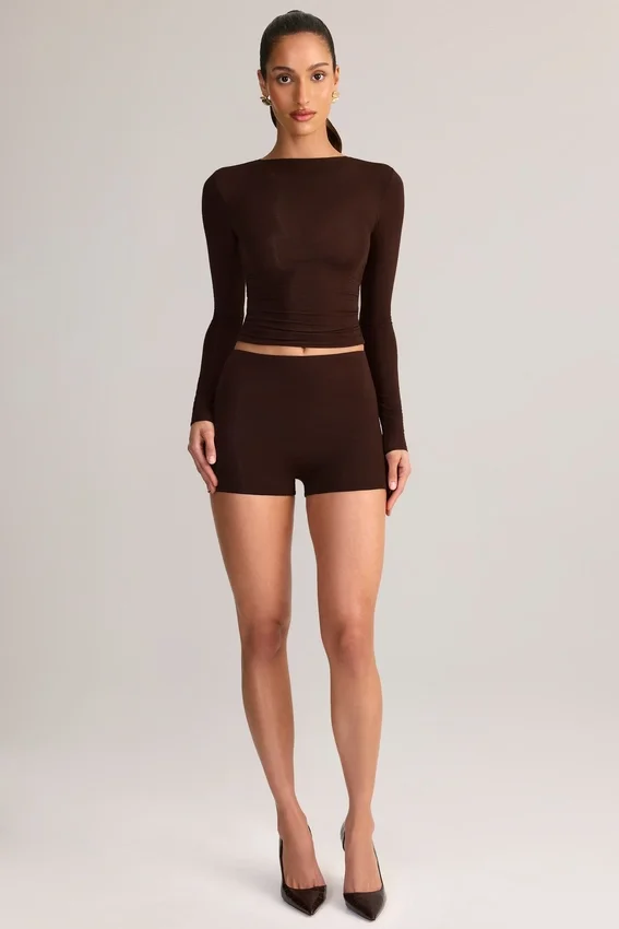Noor Modal högmidjade bodycon-shorts i chokladbrunt Noor Modal högmidjade bodycon-shorts i chokladbrunt