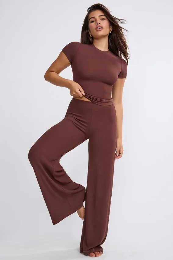 Nour Tall Mid Rise Wide Leg Trouser i chokladbrun Nour Tall Mid Rise Wide Leg Trouser i chokladbrun
