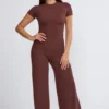 Nour Tall Mid Rise Wide Leg Trouser i chokladbrun Nour Tall Mid Rise Wide Leg Trouser i chokladbrun