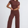 Nour Tall Mid Rise Wide Leg Trouser i chokladbrun Nour Tall Mid Rise Wide Leg Trouser i chokladbrun